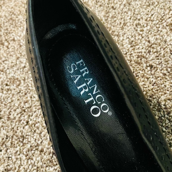 EUC Vintage Franco Sarto Black Leather Heeled Square Toed Penny Loafers - Picture 15 of 17